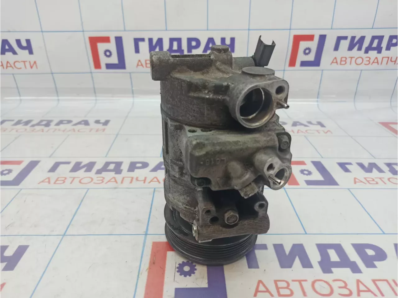 Компрессор кондиционера Skoda Octavia (A5) 1K0820859T. Сломана фишка.